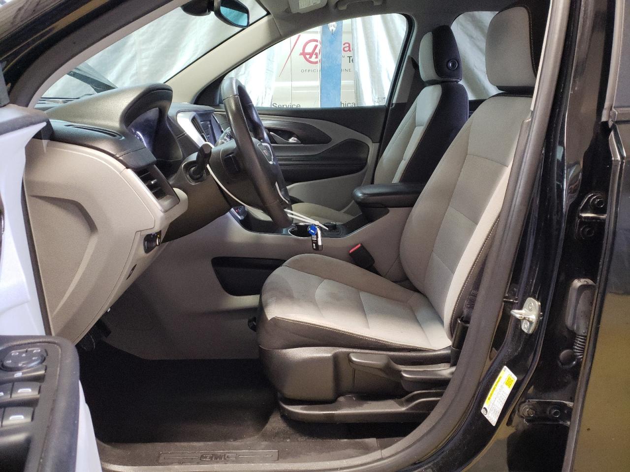 2022 GMC Terrain - Image 7