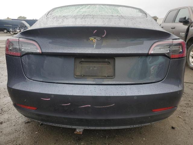  TESLA MODEL 3 2022 Серый