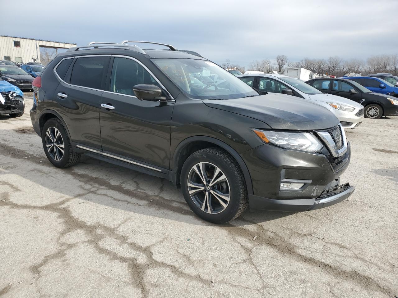 2017 Nissan Rogue - Image 4