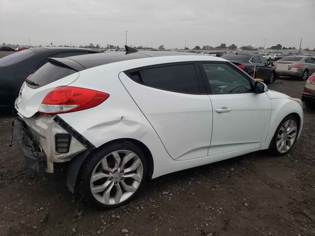 VIN KMHTC6AD7DU135608 2013 HYUNDAI VELOSTER no.3