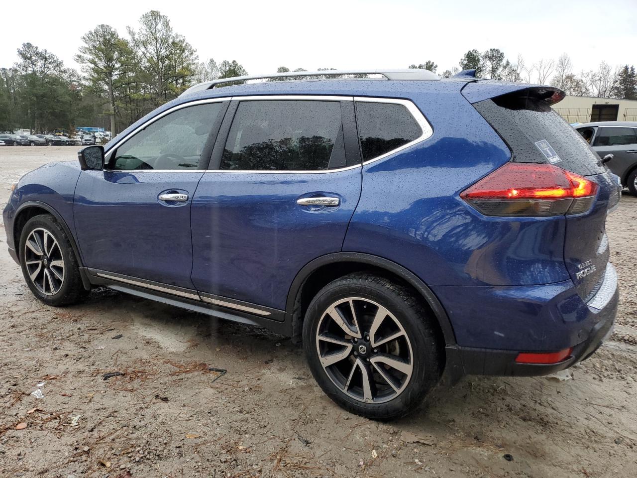 2019 Nissan Rogue - Image 2