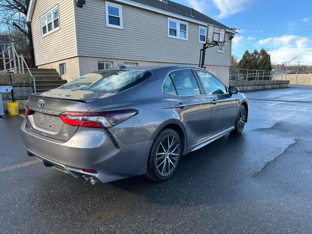  TOYOTA CAMRY 2022 Silver