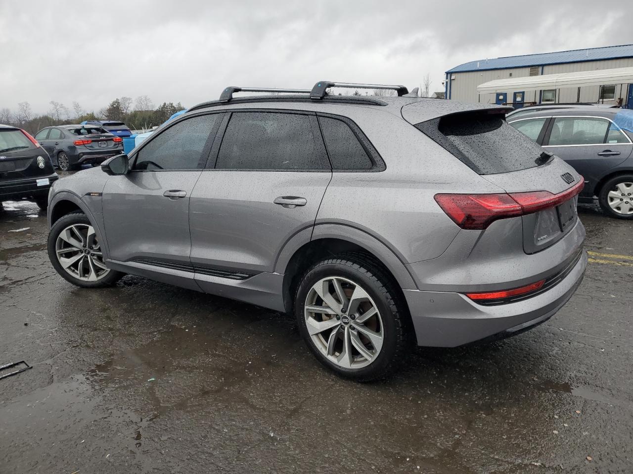 VIN WA1LAAGEXMB017927 2021 AUDI E-TRON no.2