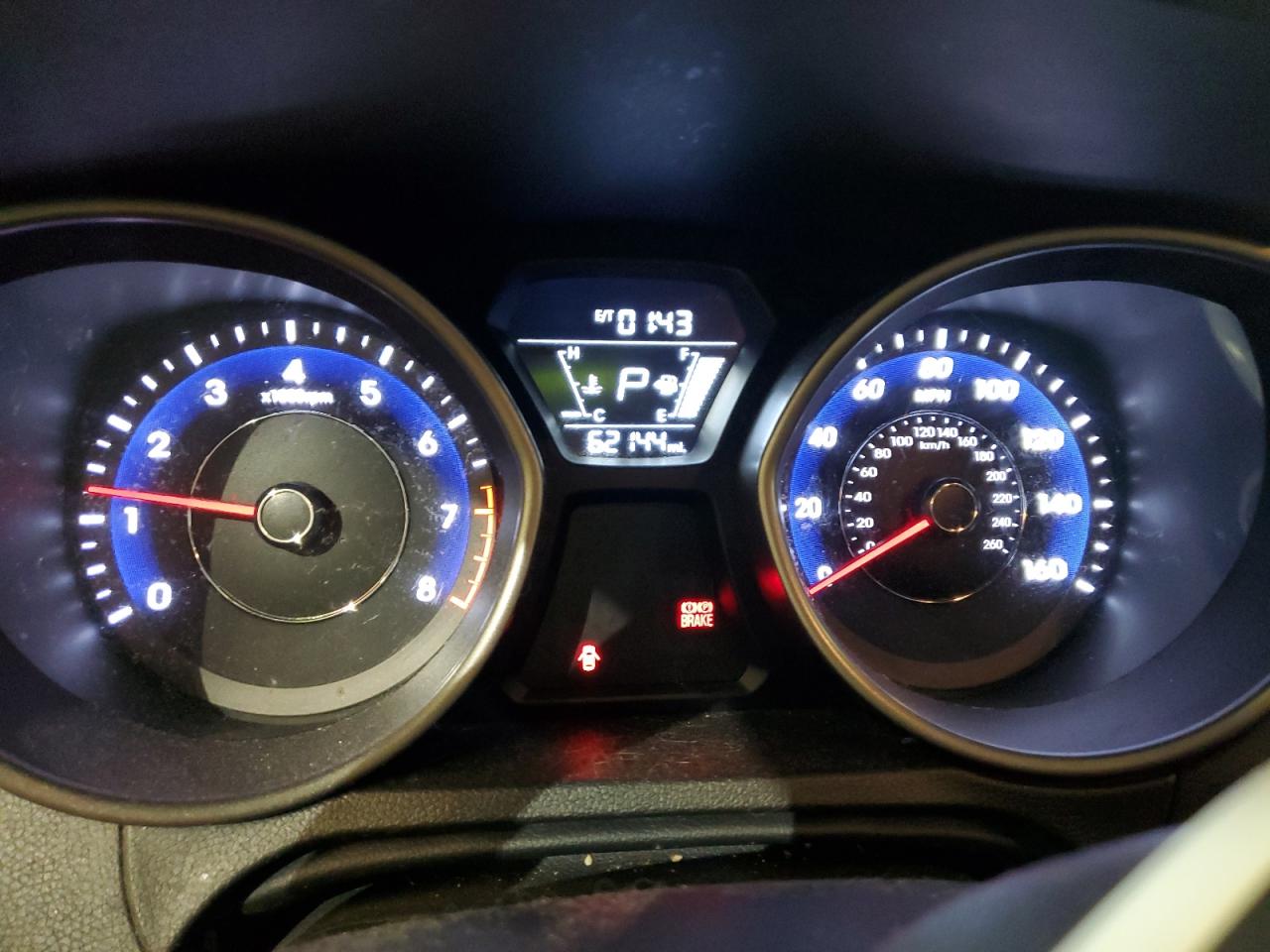2015 Hyundai Elantra - Image 9