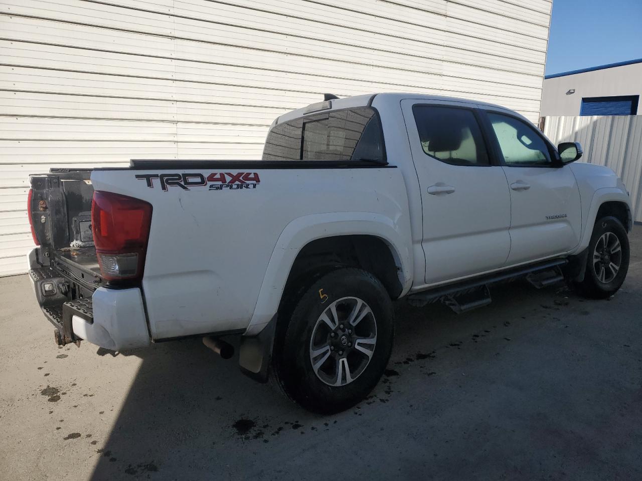2017 Toyota Tacoma - Image 3