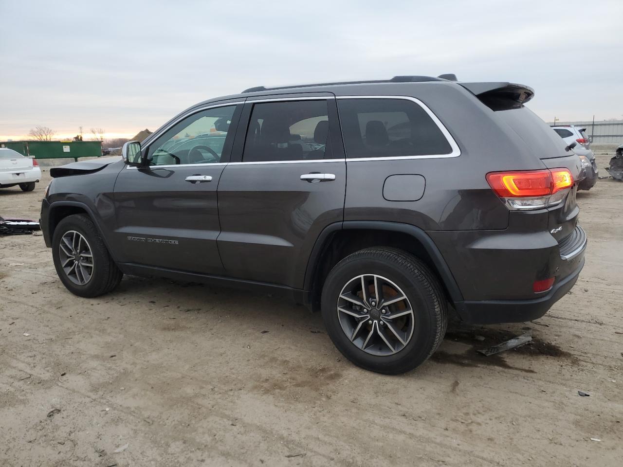 2019 Jeep Grand Cherokee - Image 2