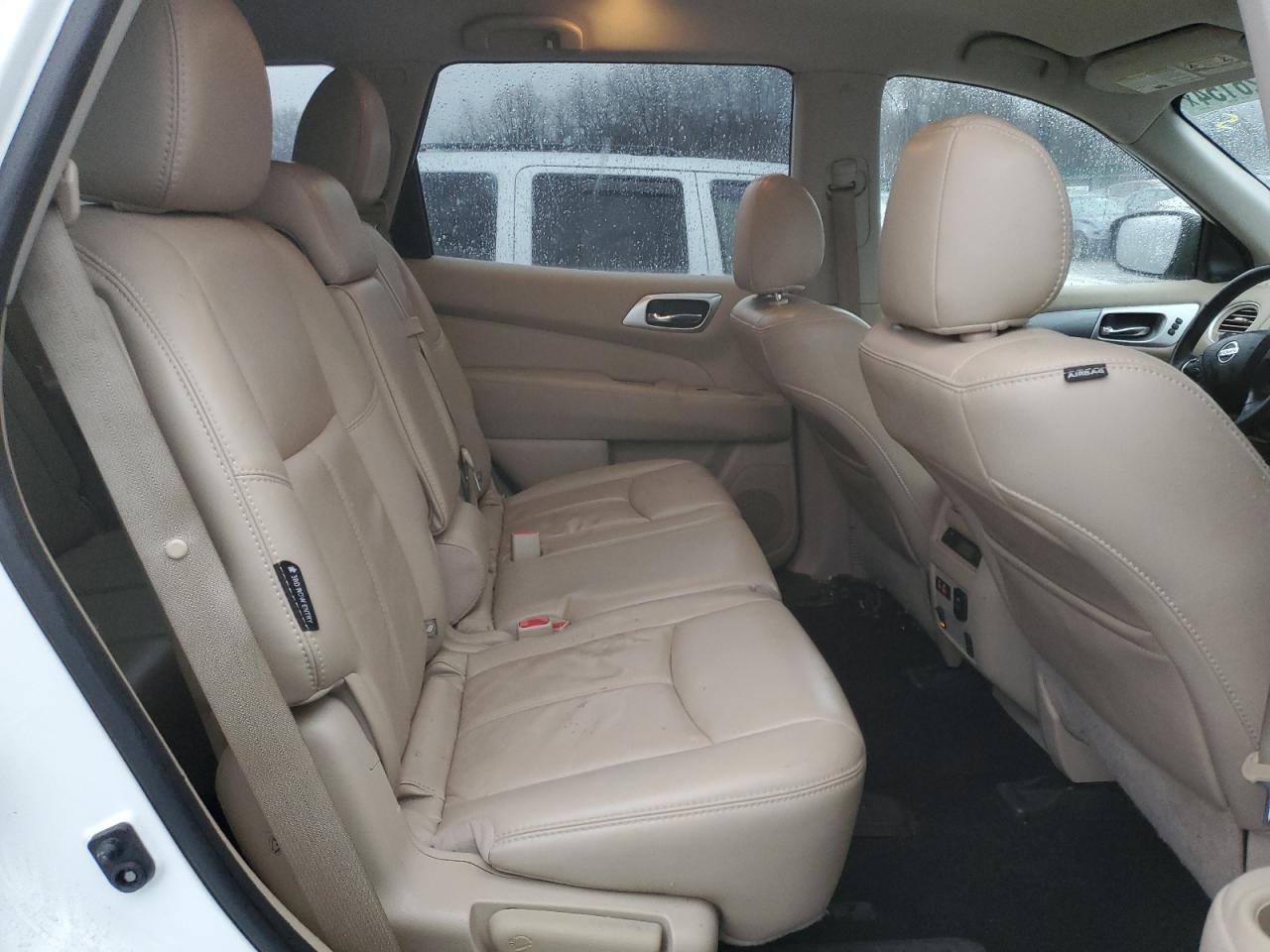 2019 Nissan Pathfinder - Image 11