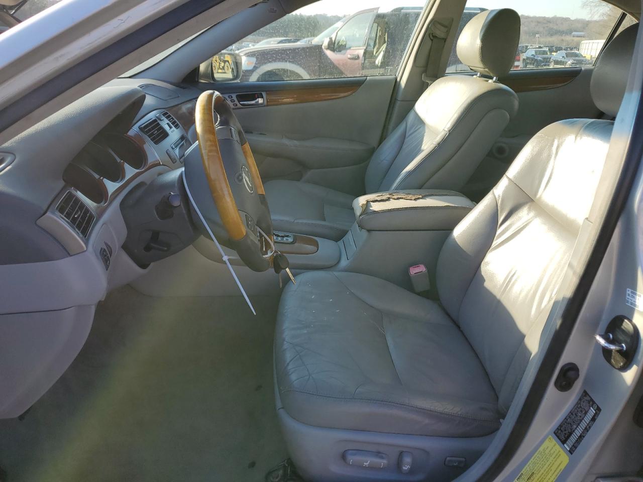 2005 Lexus Es 330 VIN: JTHBA30G755139586 Lot: 83455094