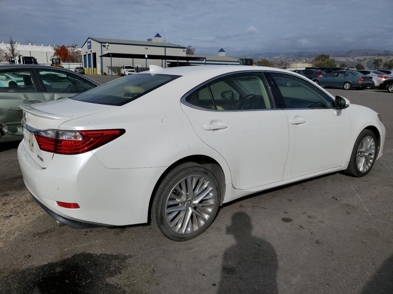 VIN JTHBK1GG0F2180054 2015 LEXUS ES350 no.3