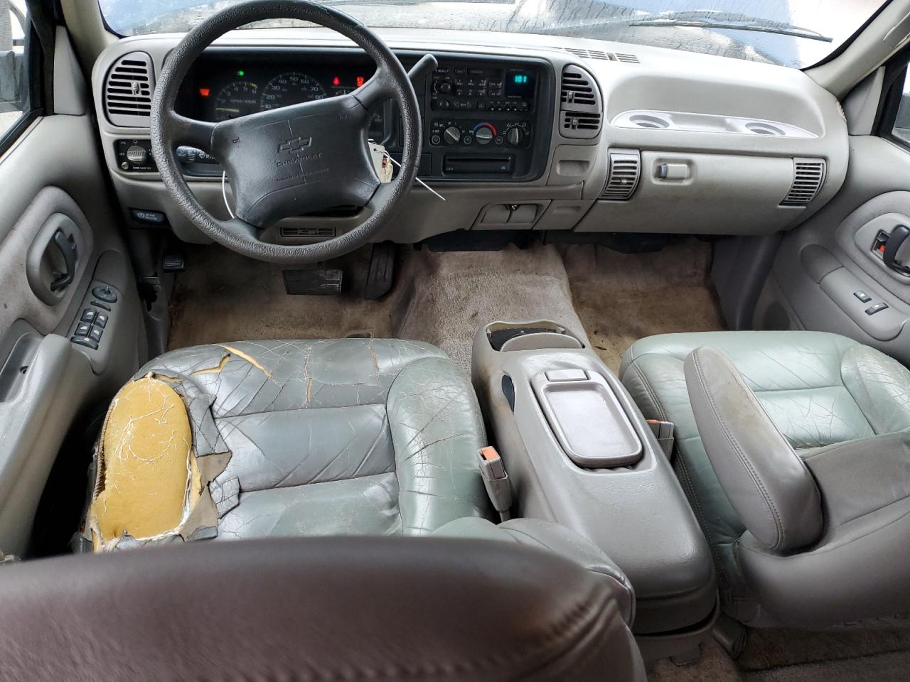1996 Chevrolet Suburban - Image 8
