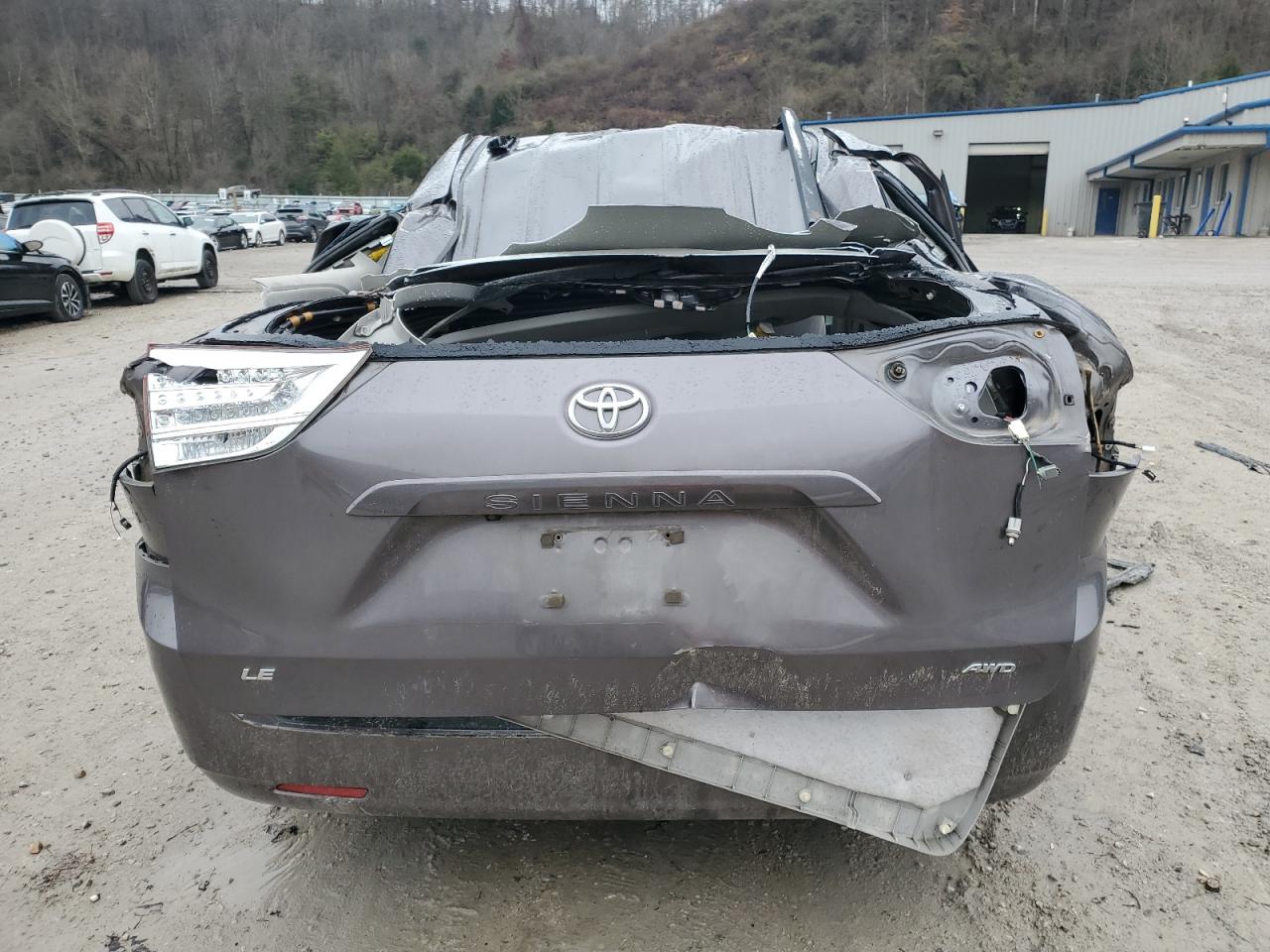 VIN 5TDJK3DC1ES074472 2014 TOYOTA All Models no.11