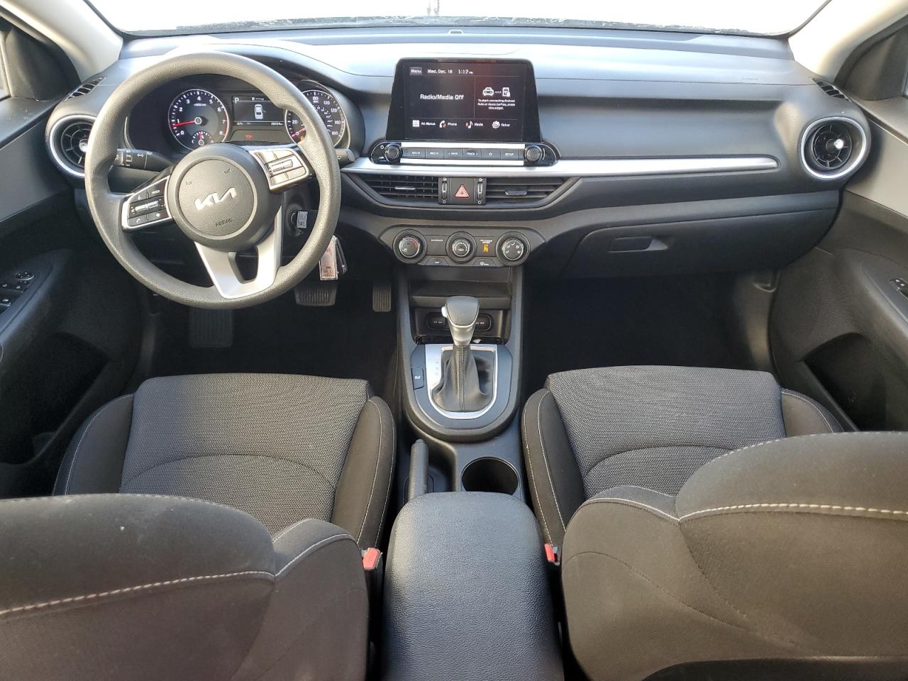 2023 Kia Forte - Image 8