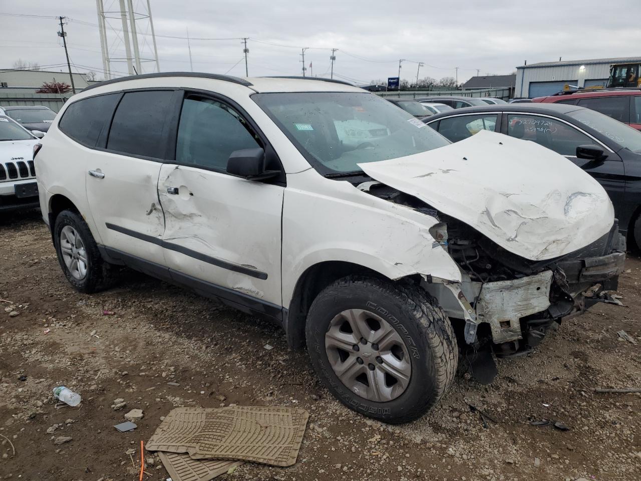 VIN 1GNKRFED5DJ256381 2013 CHEVROLET TRAVERSE no.4