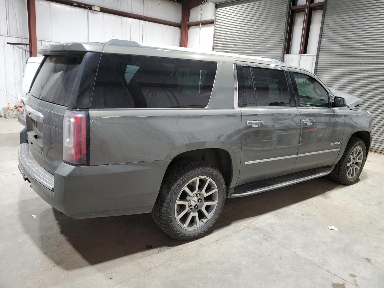2018 GMC Yukon - Image 3