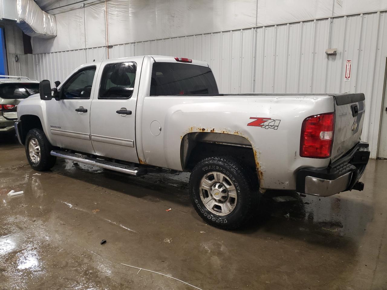 2010 Chevrolet Silverado - Image 2