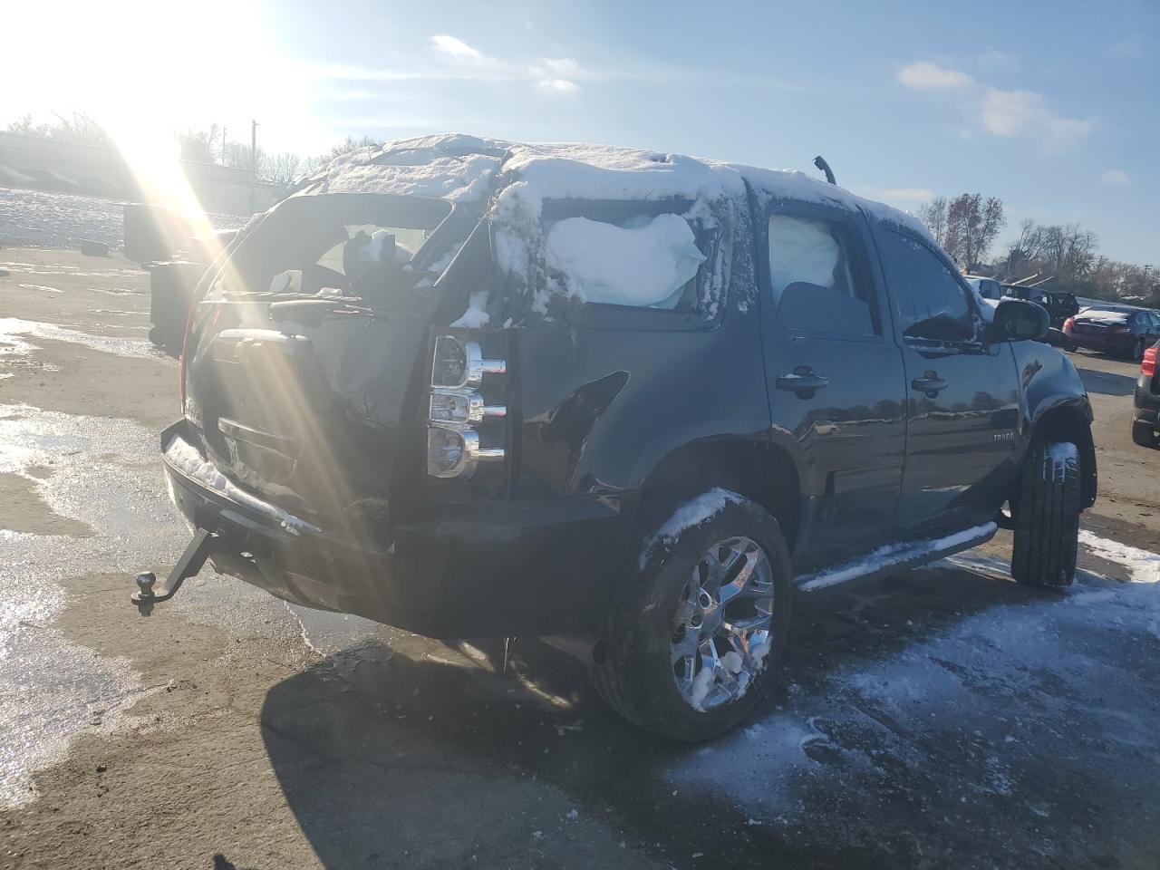 VIN 1GNSCBE09DR258644 2013 CHEVROLET TAHOE no.3