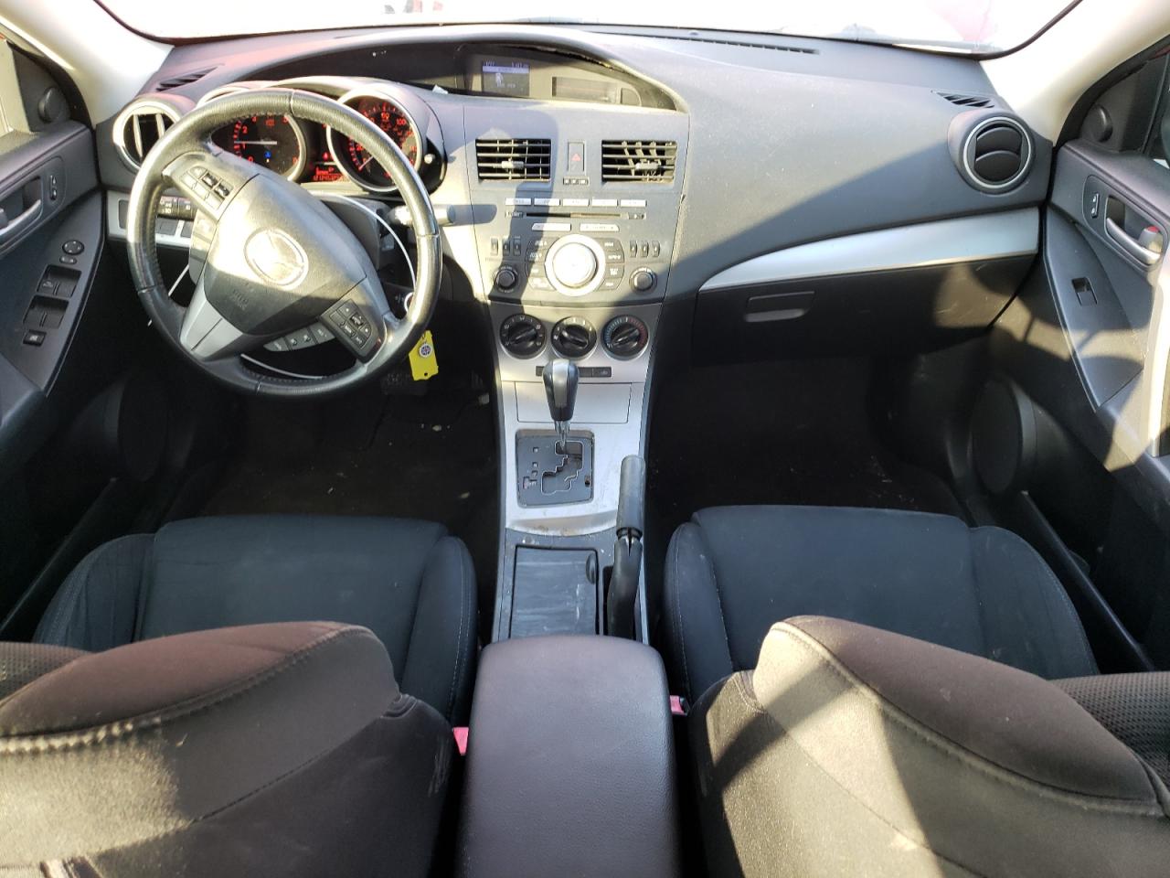 2011 Mazda 3 - Image 8