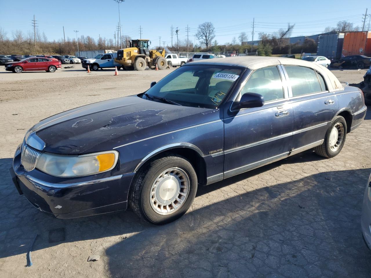 2001 Lincoln Town Car - Image 1