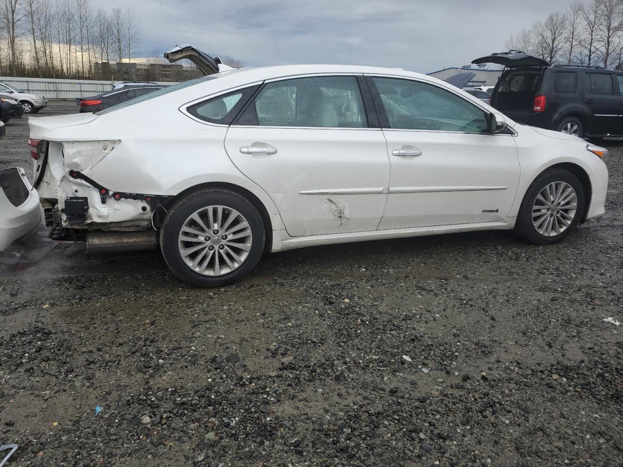 VIN 4T1BD1EB4EU027677 2014 TOYOTA AVALON no.3