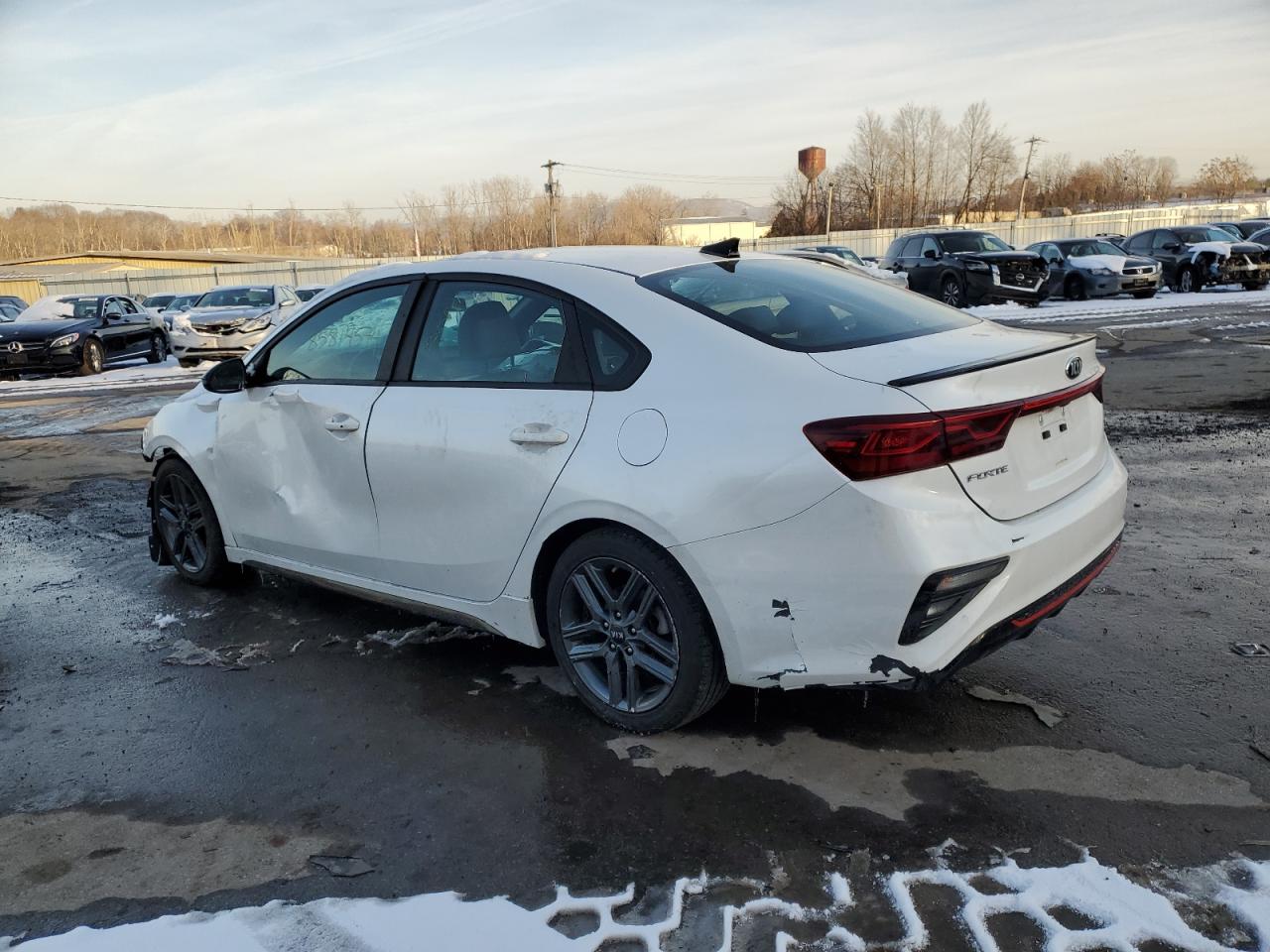 3KPF34AD0ME280753 2021 KIA FORTE - Image 2