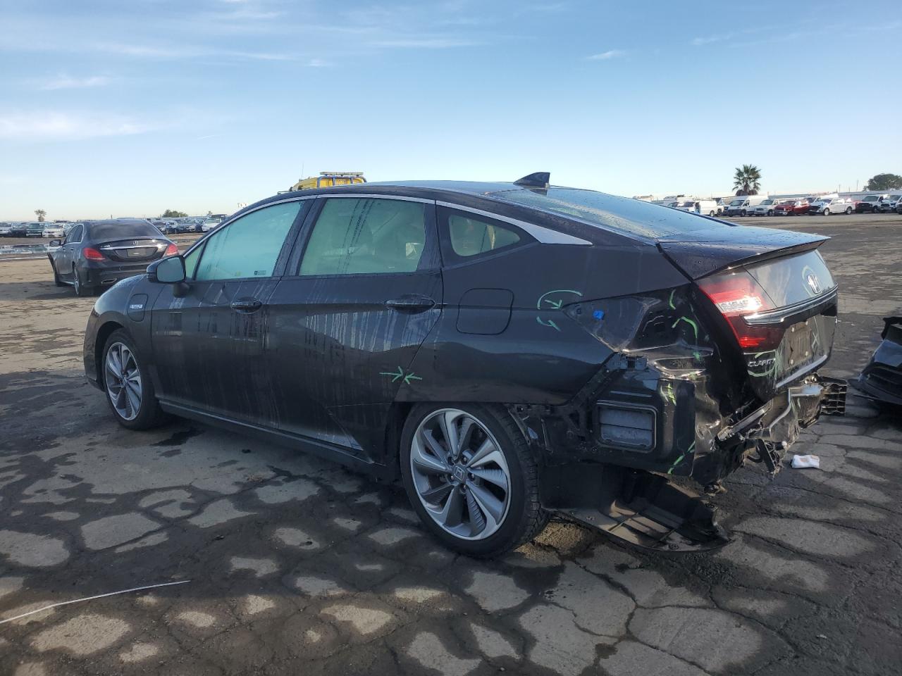 VIN JHMZC5F1XJC022159 2018 HONDA CLARITY no.2