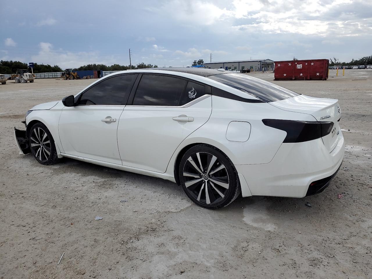 2019 Nissan Altima - Image 2