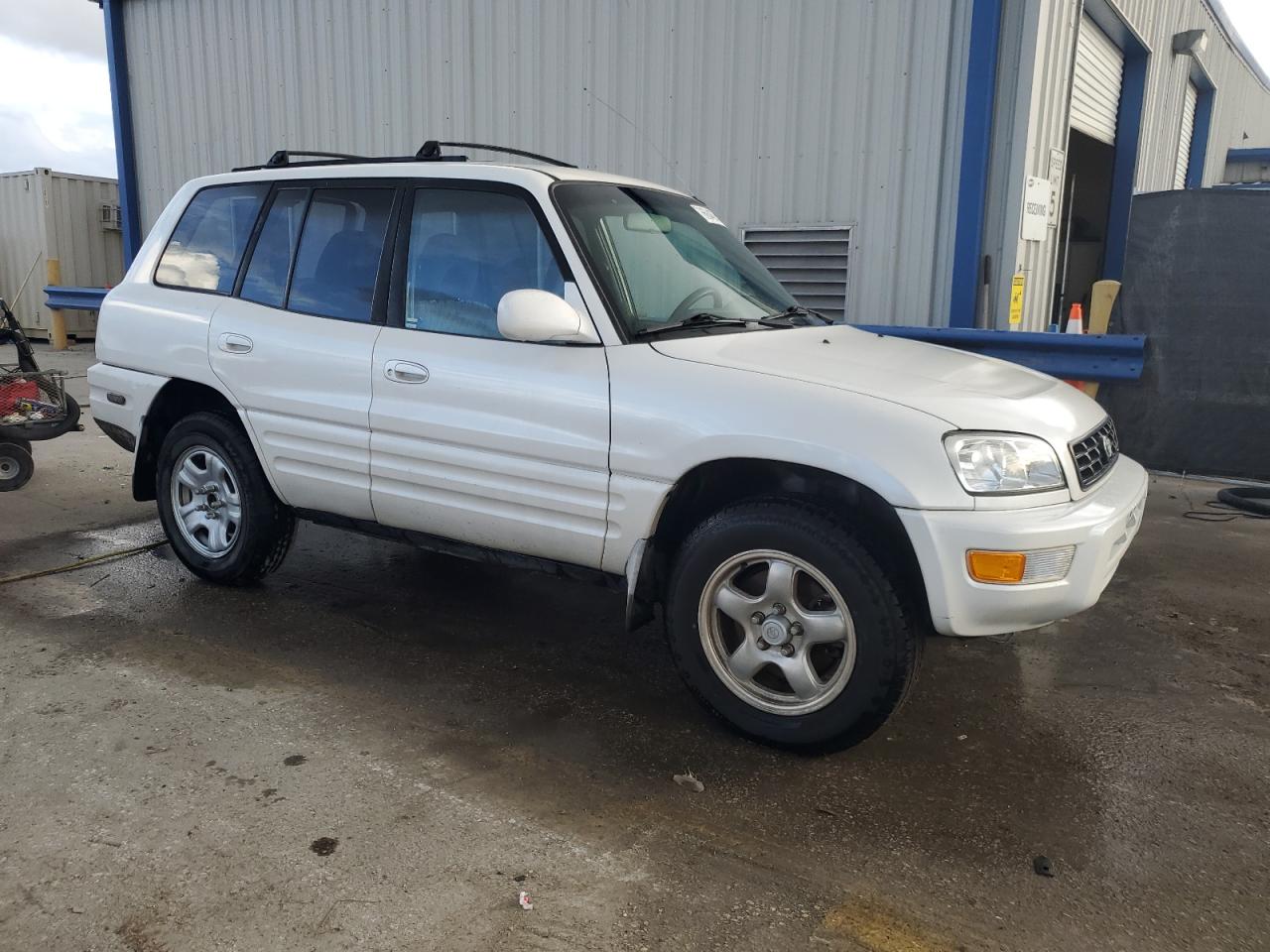2000 Toyota RAV 4 - Image 4