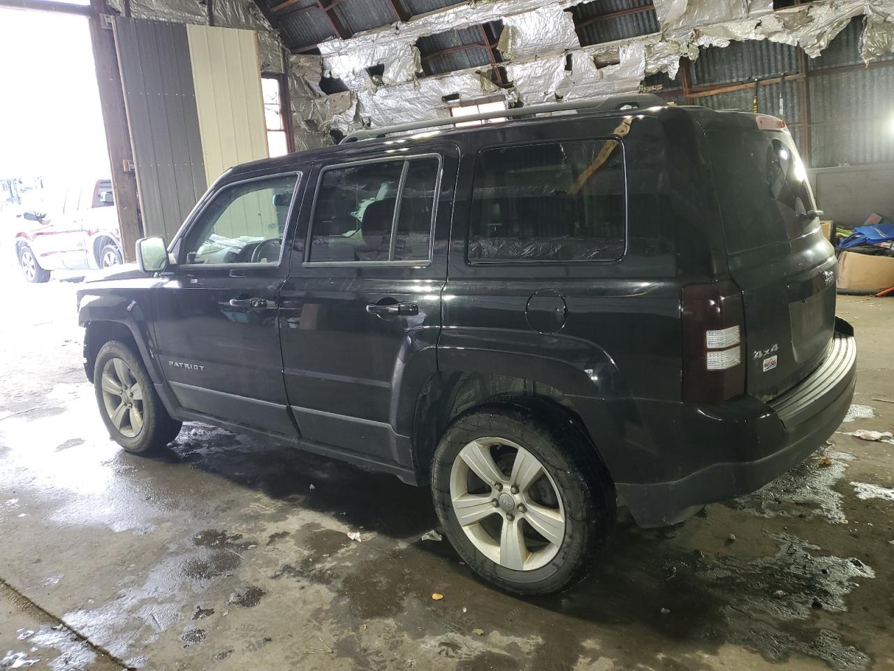 VIN 1C4NJRFB4ED689427 2014 JEEP PATRIOT no.2