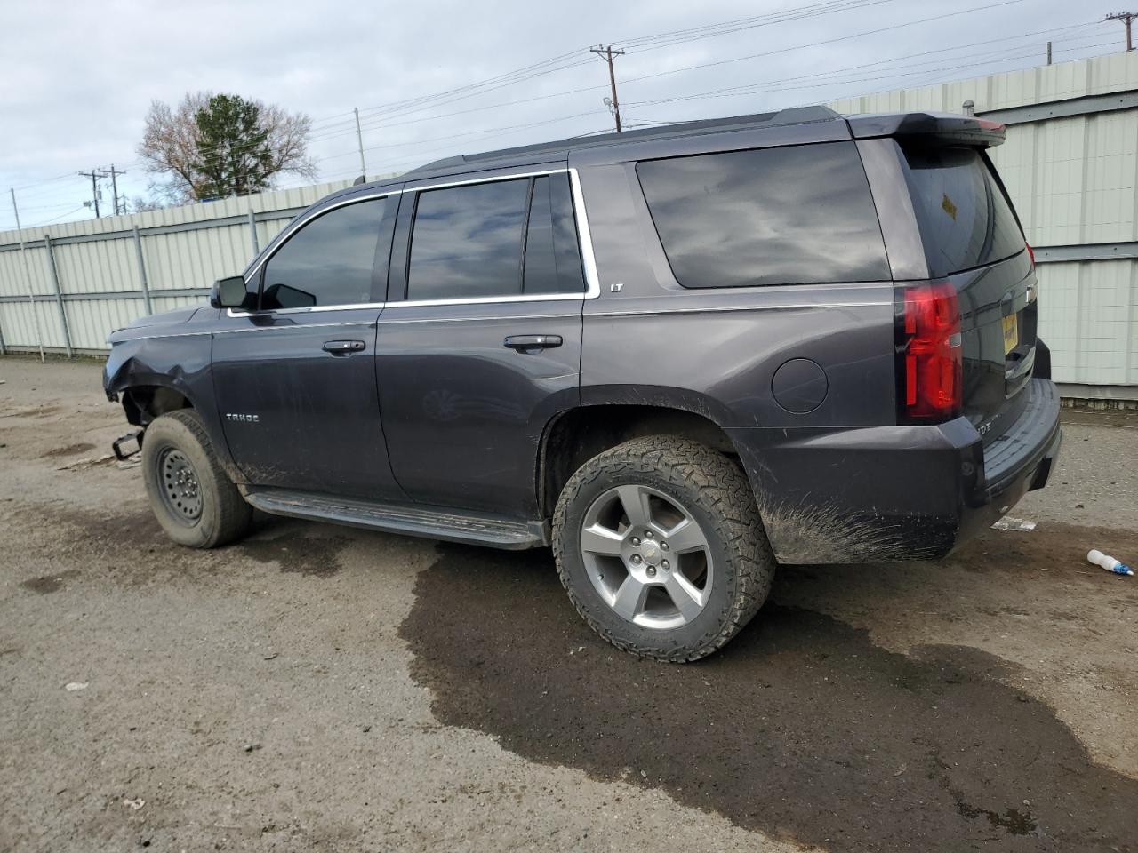 VIN 1GNSKBKC5JR173717 2018 CHEVROLET TAHOE no.2