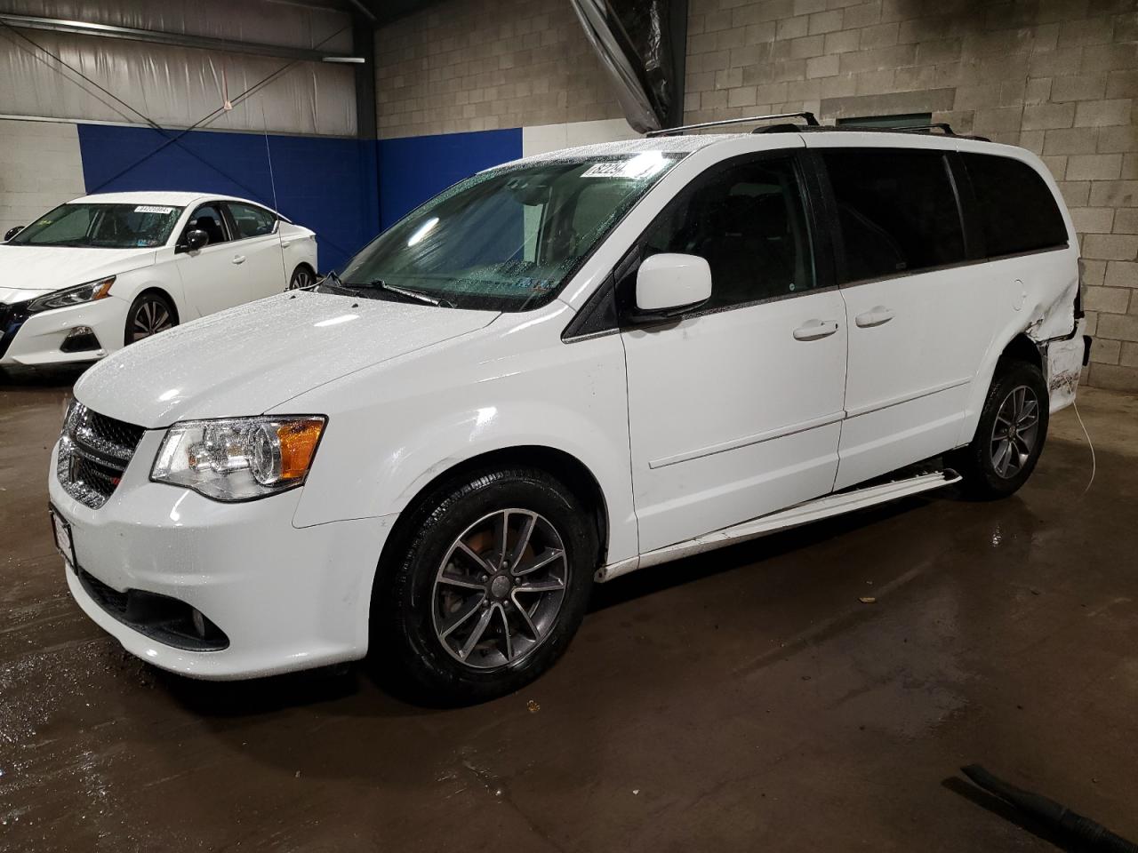 2017 Dodge Caravan - Image 1