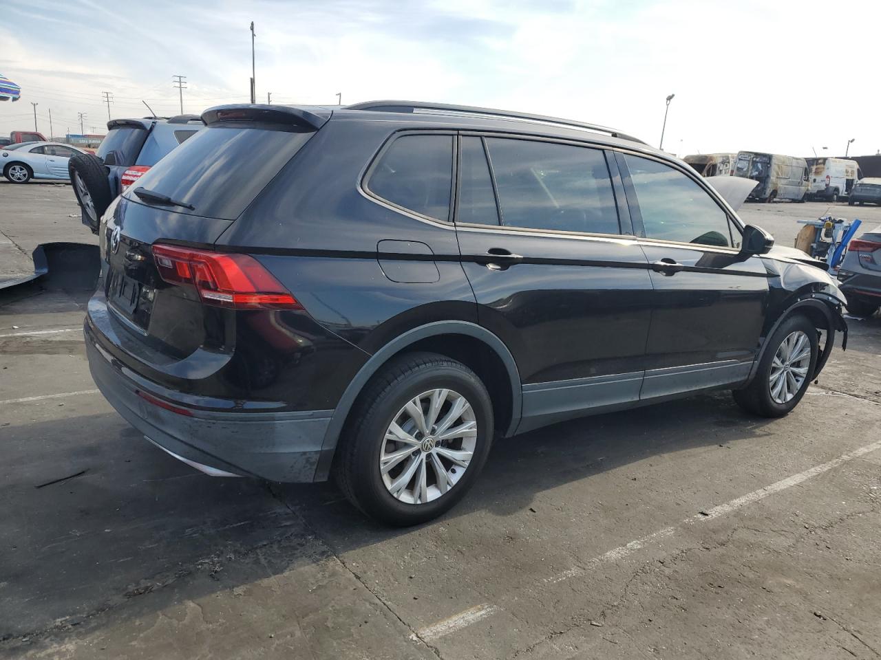 VIN 3VV1B7AX4KM043387 2019 VOLKSWAGEN TIGUAN no.3