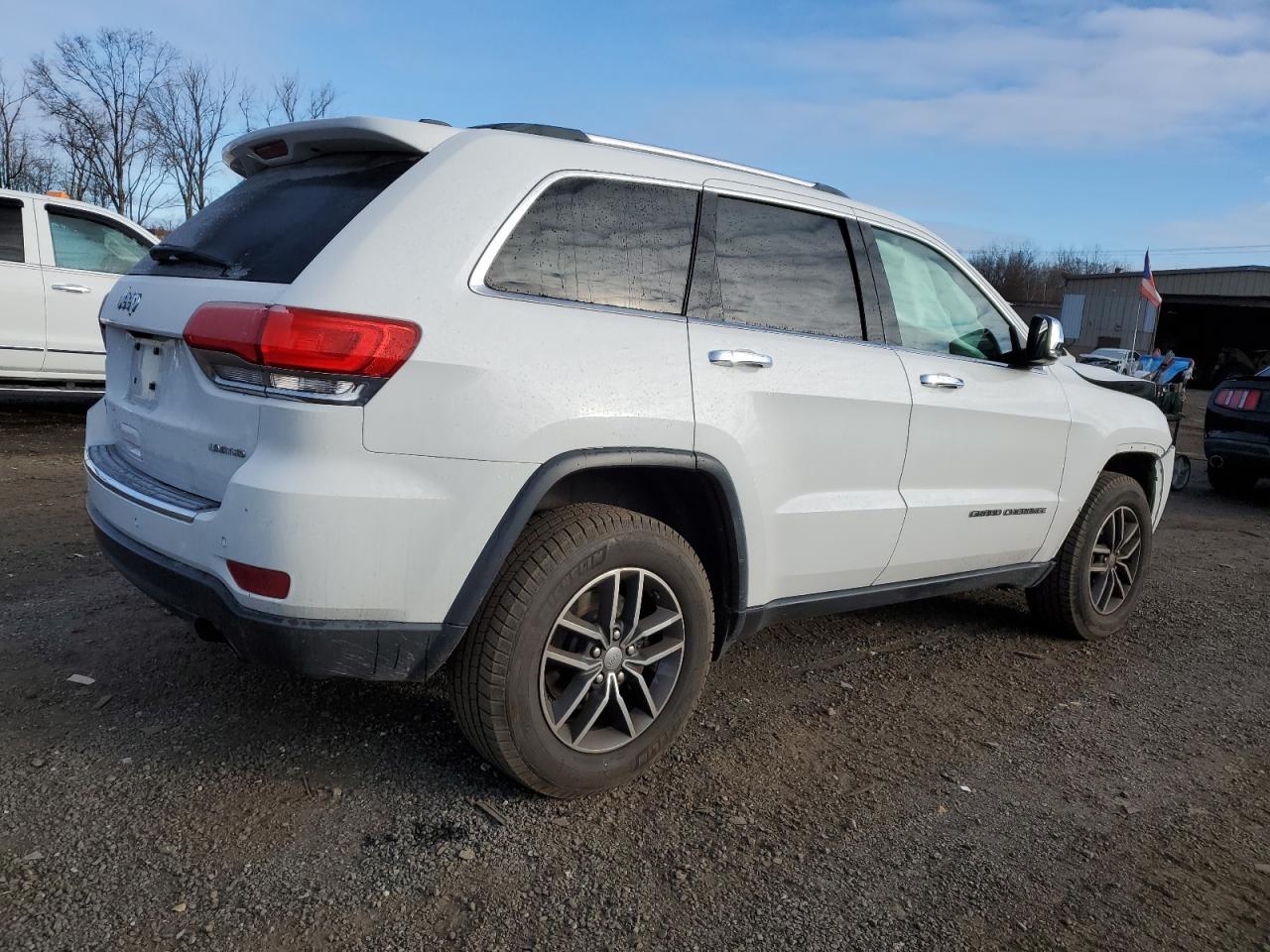 2018 Jeep Grand Cherokee - Image 3
