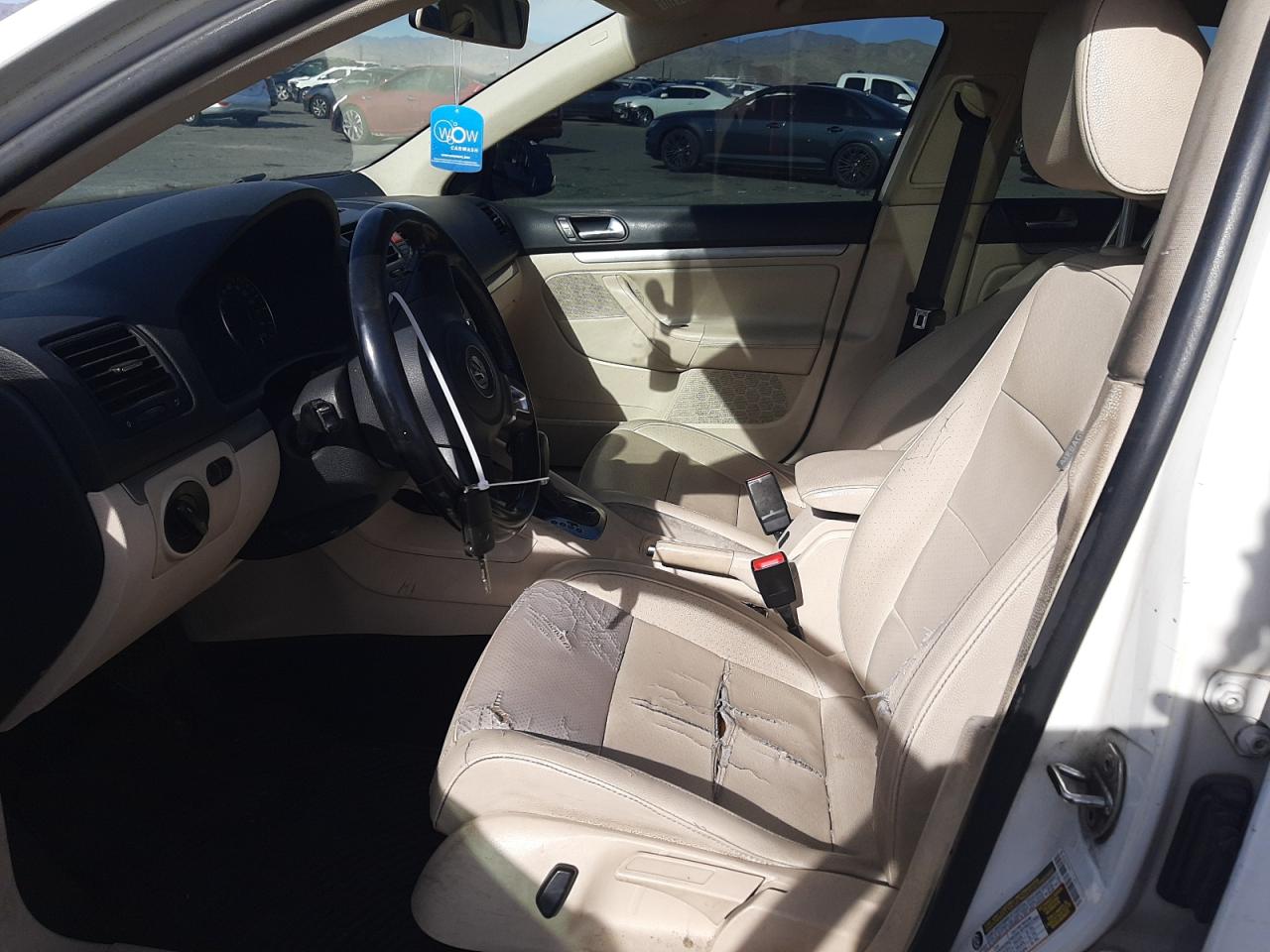 2010 Volkswagen Jetta - Image 7