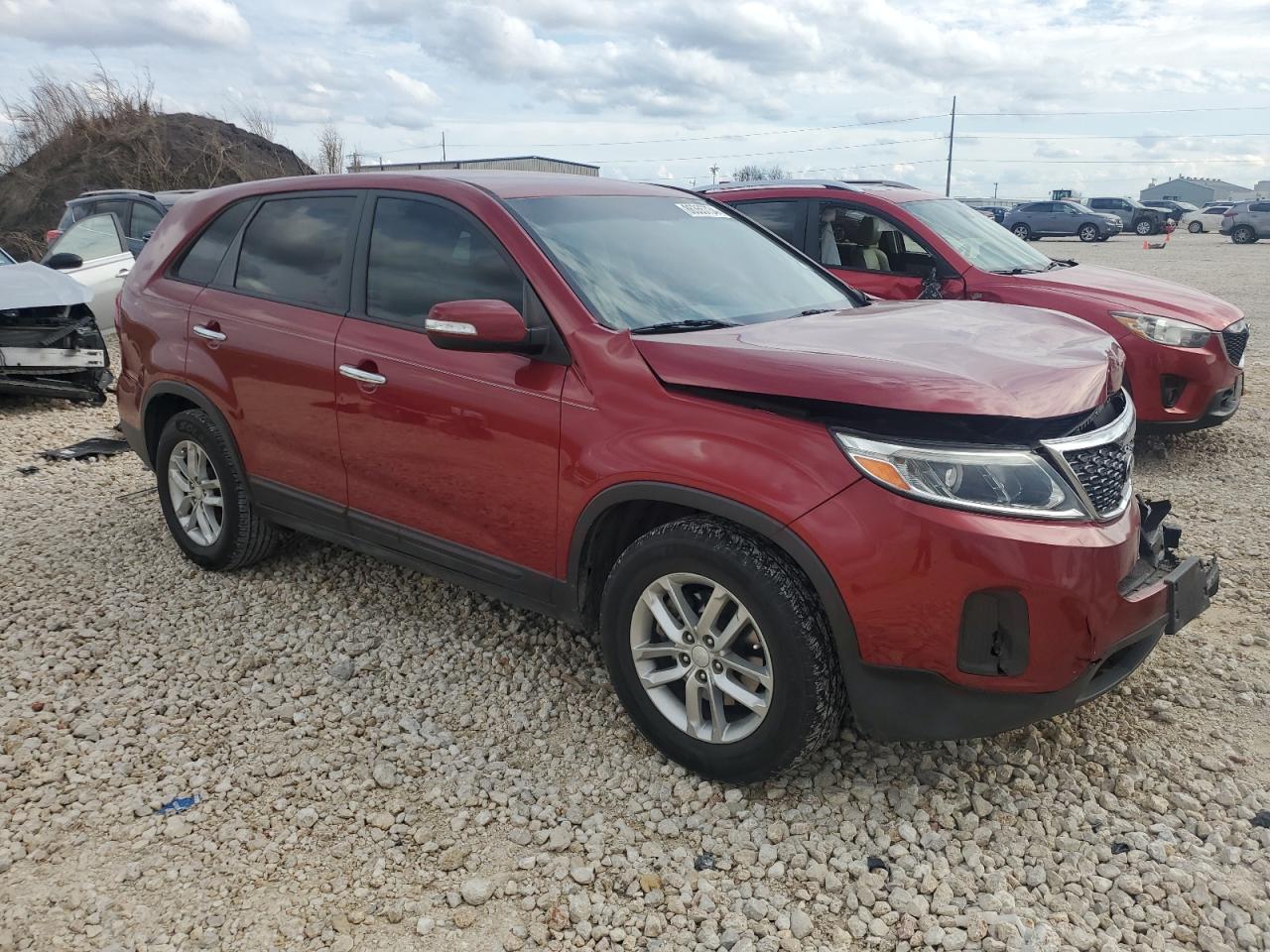 VIN 5XYKT3A67FG645476 2015 KIA SORENTO no.4