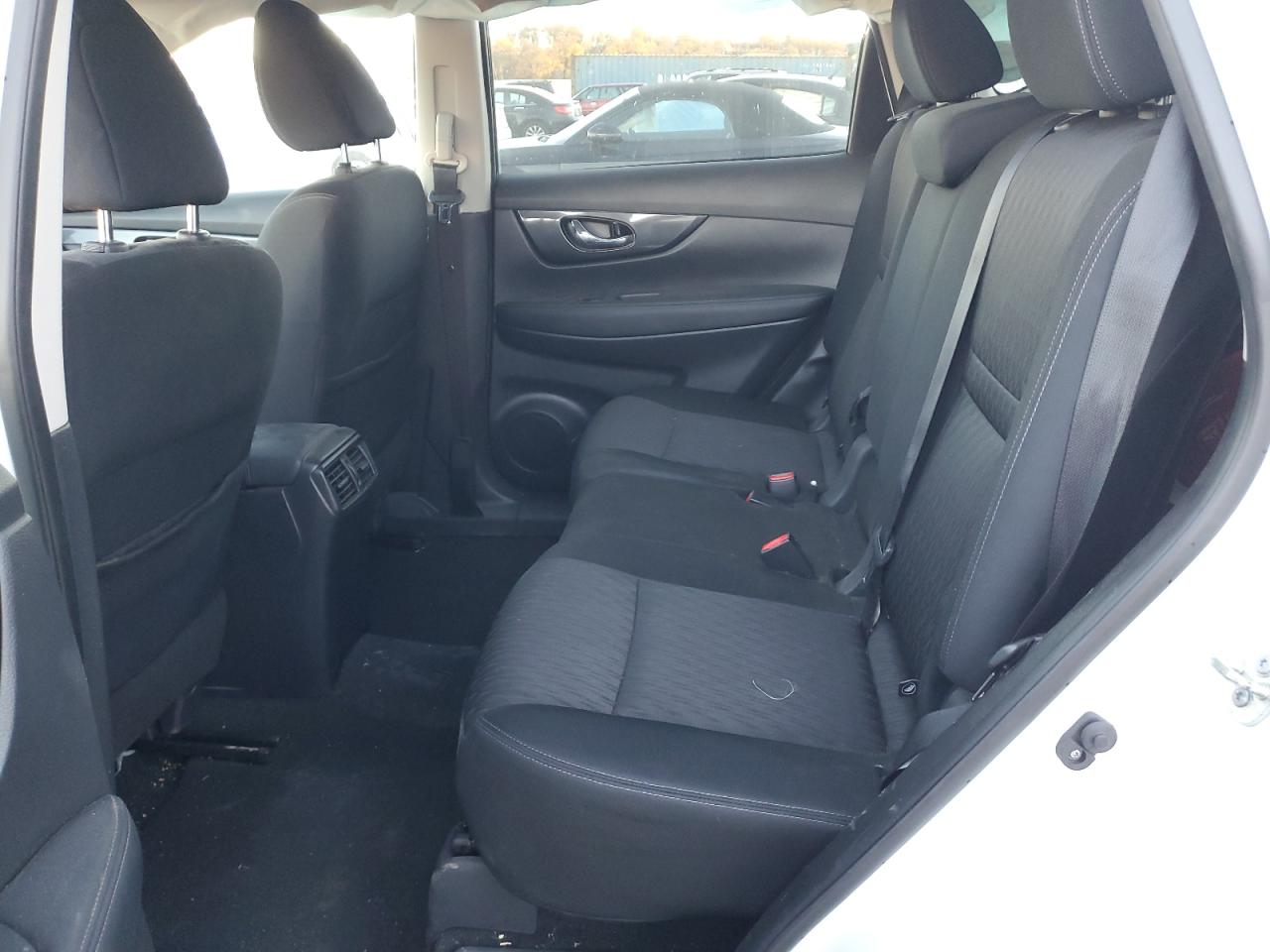 2019 Nissan Rogue - Image 10