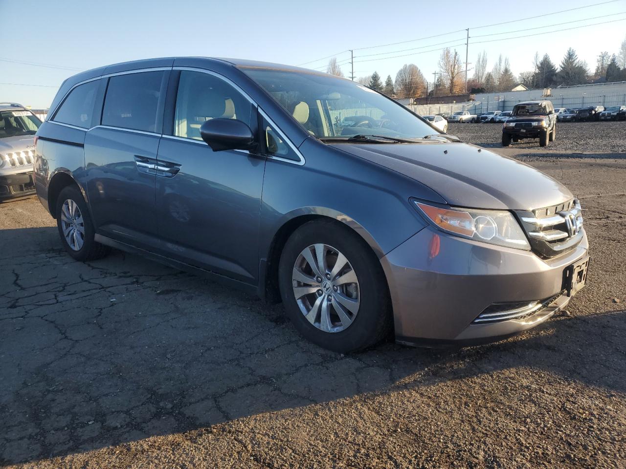 VIN 5FNRL5H38GB010443 2016 HONDA ODYSSEY no.4