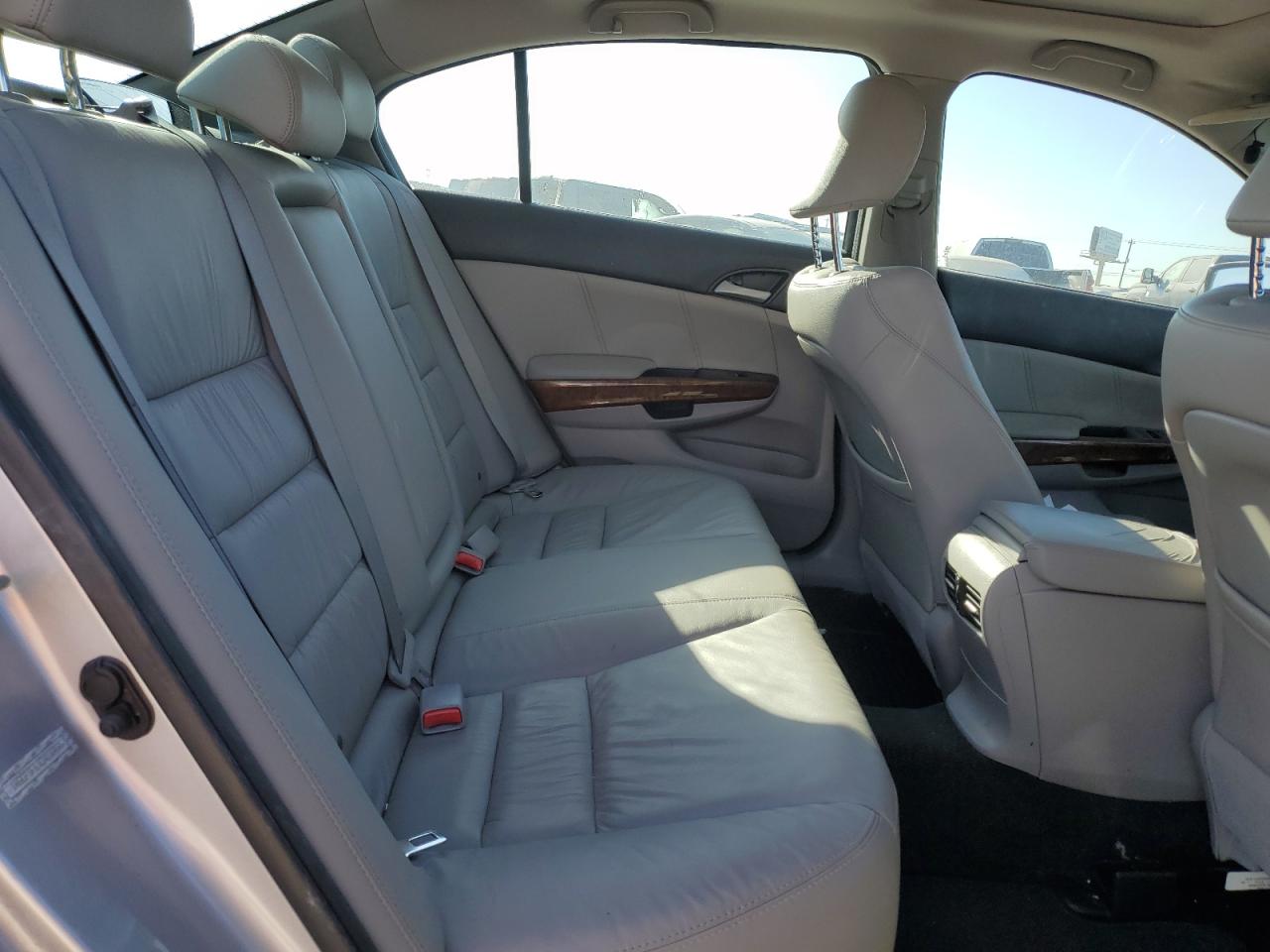 2012 Honda Accord - Image 10
