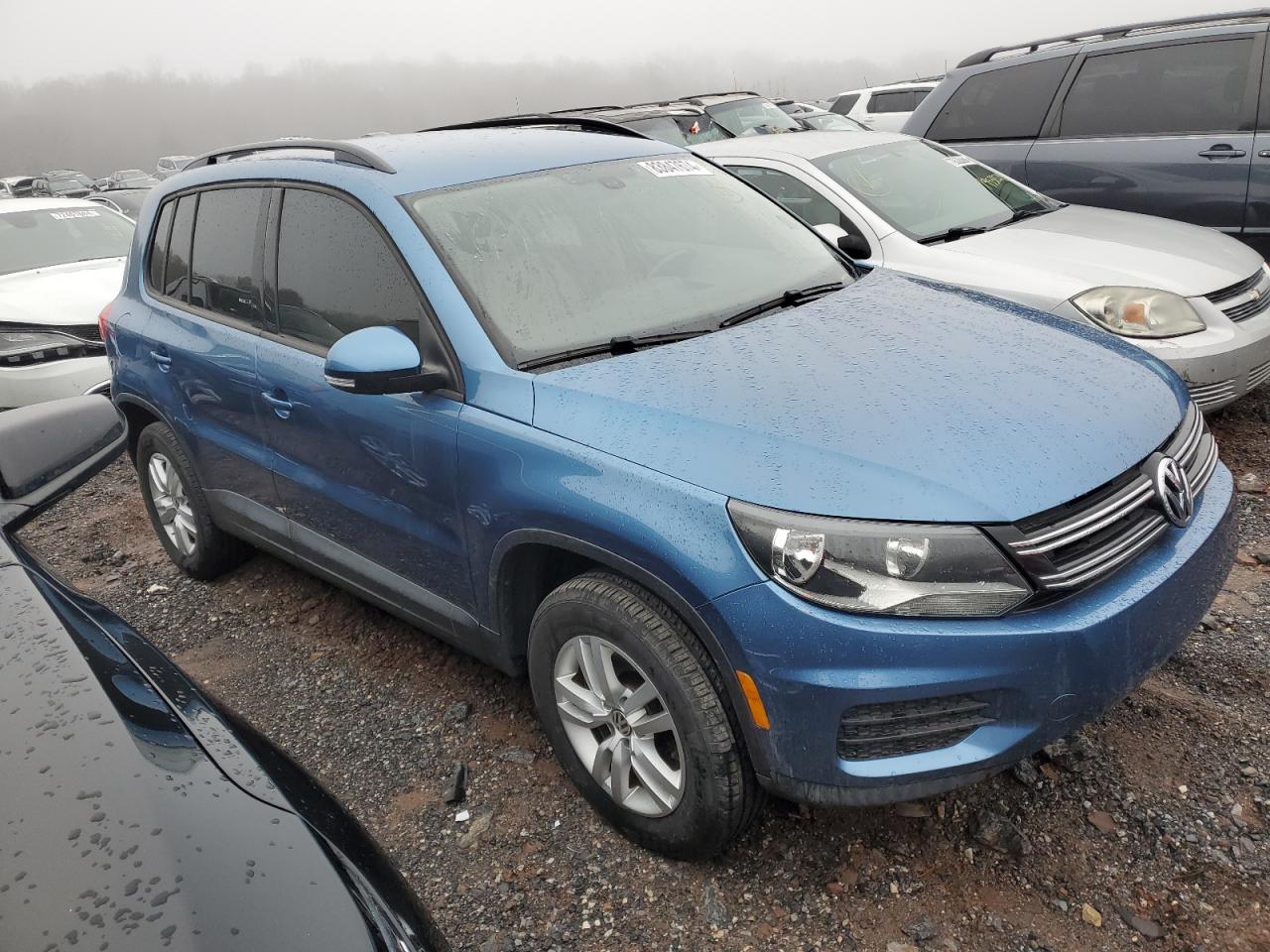 VIN WVGAV7AX4HK020354 2017 VOLKSWAGEN TIGUAN no.4