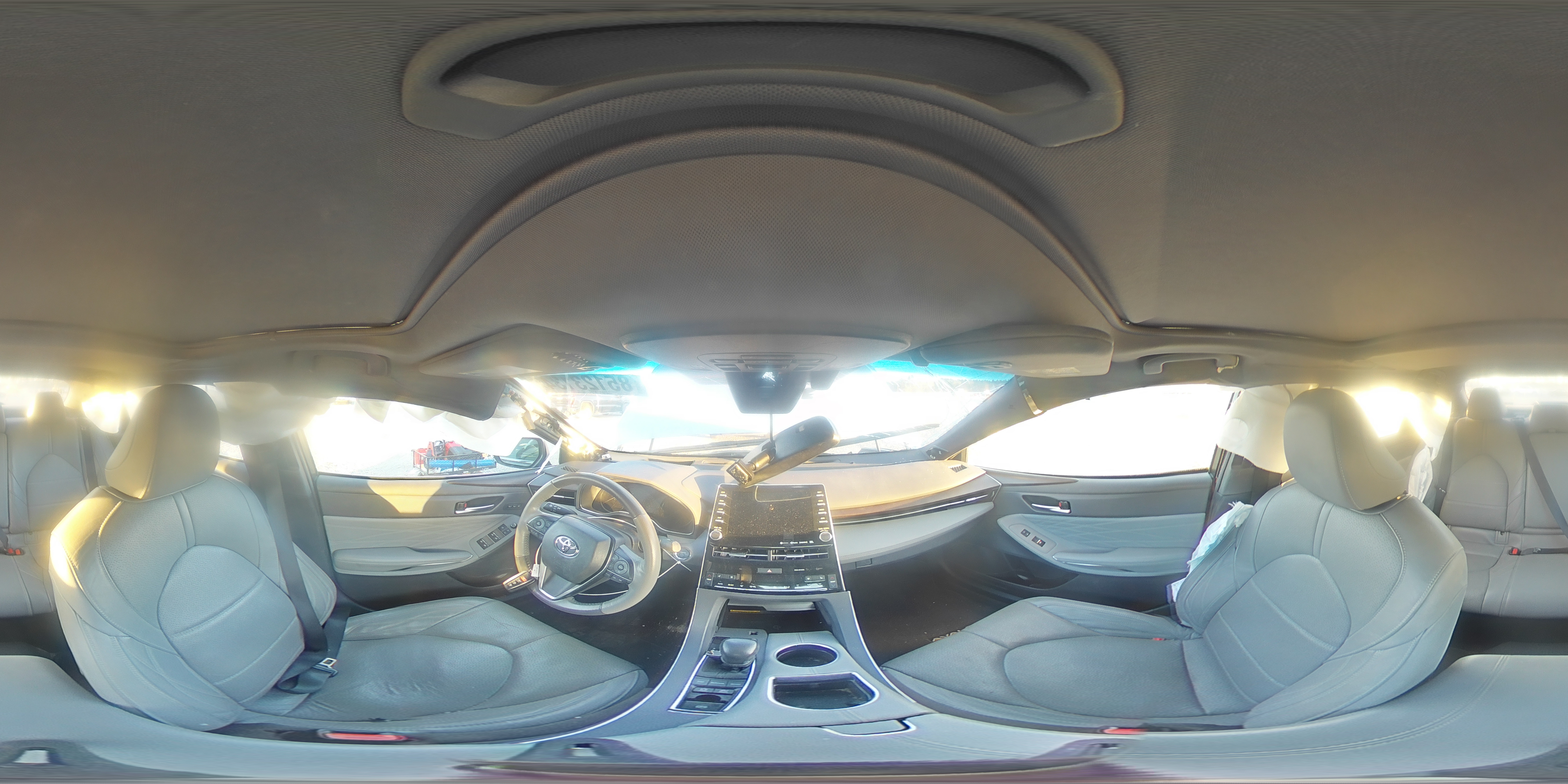 2020 Toyota Avalon - Image 12