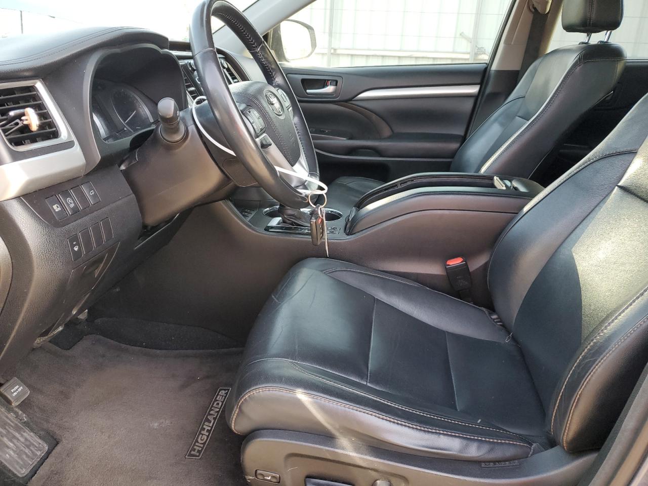 2017 Toyota Highlander - Image 7