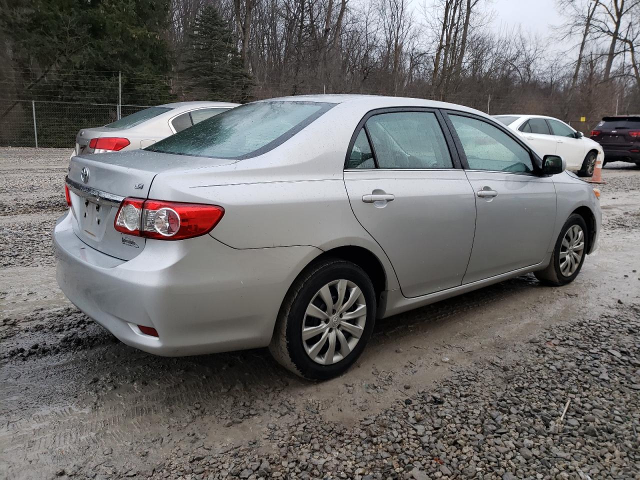 VIN 2T1BU4EE5DC042779 2013 TOYOTA COROLLA no.3