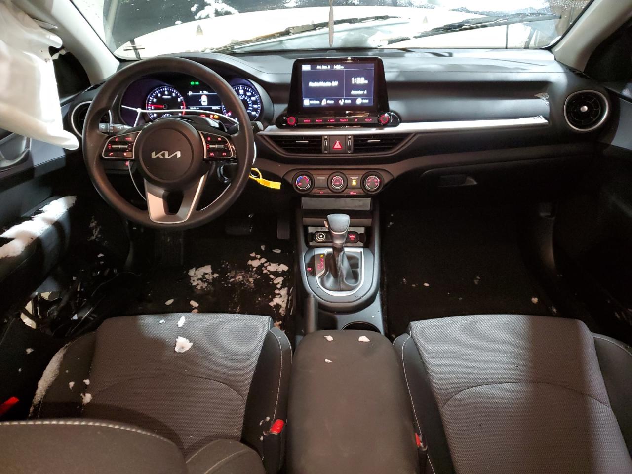 2024 Kia Forte - Image 8