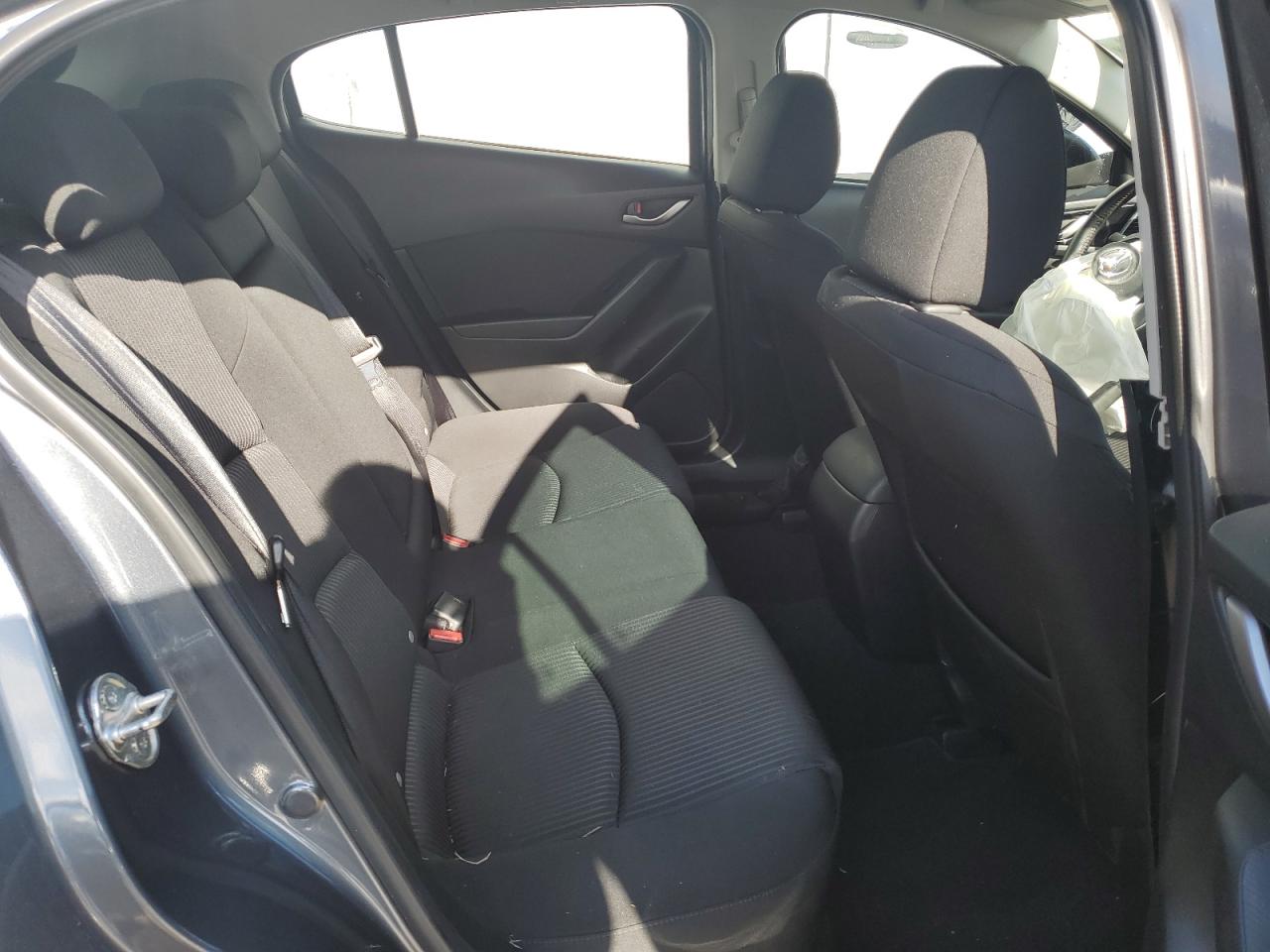2014 Mazda 3 - Image 10