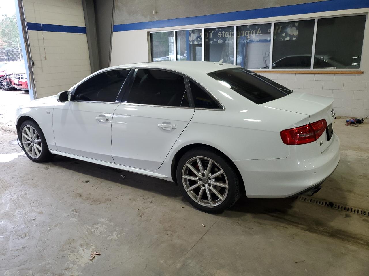 VIN WAUFFAFL2FN011641 2015 AUDI A4 no.2