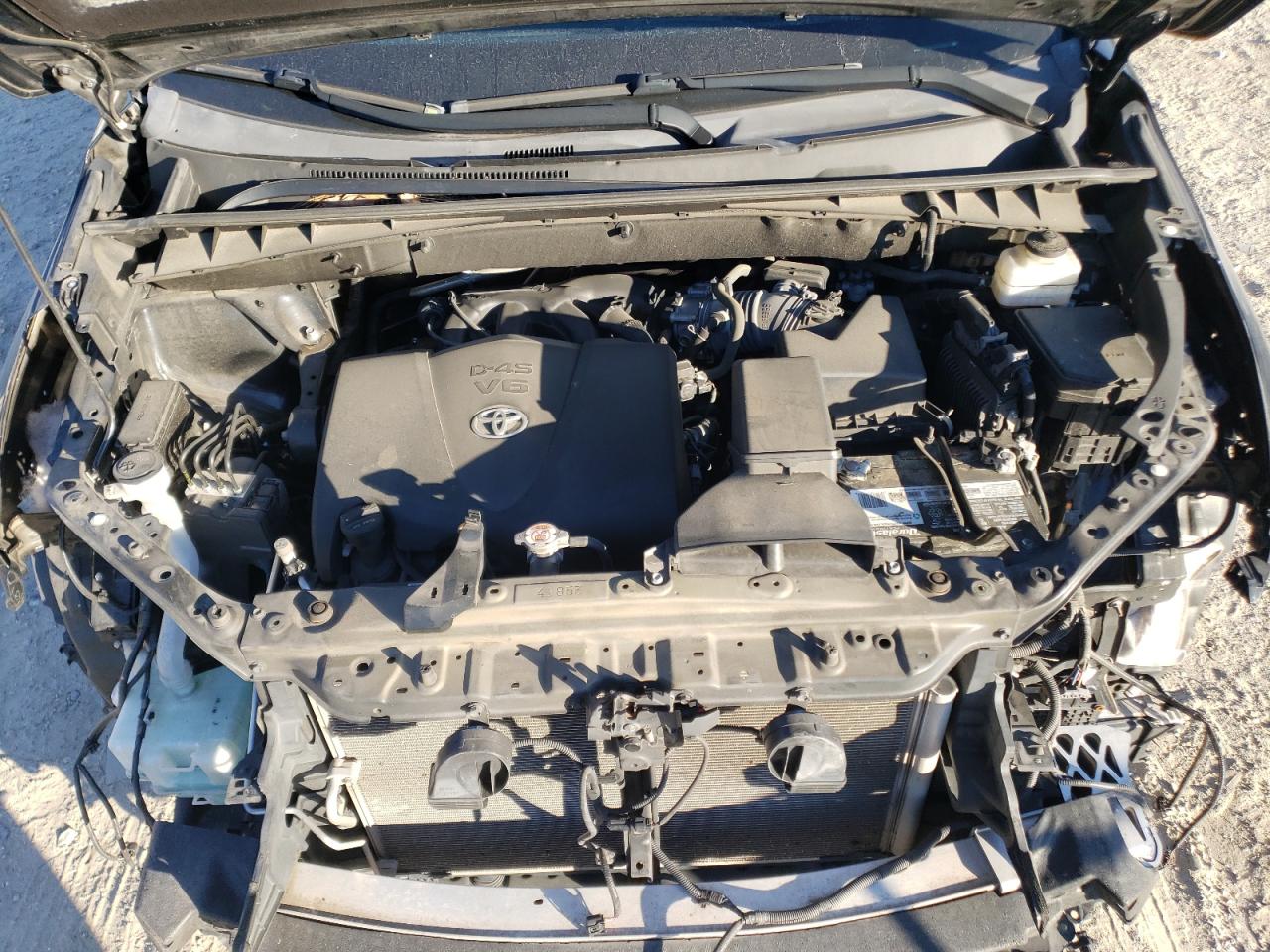 2019 Toyota Highlander - Image 12