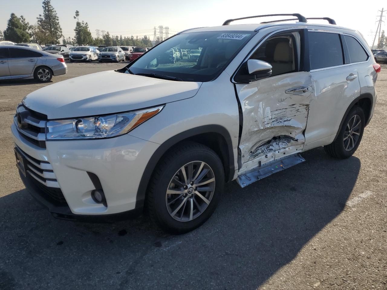 2018 Toyota Highlander - Image 1