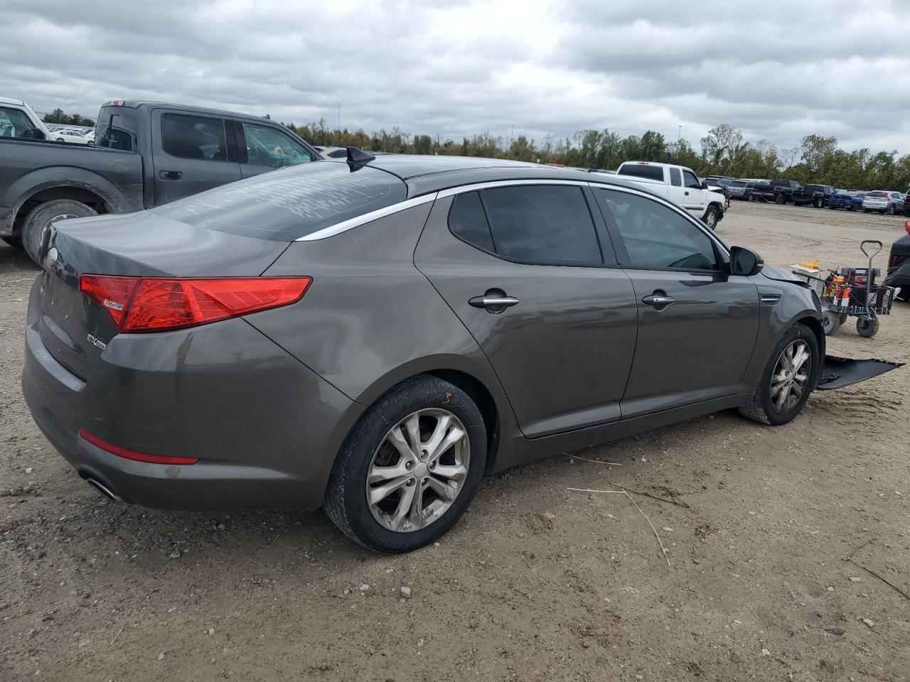 VIN 5XXGN4A78DG111077 2013 KIA OPTIMA no.3