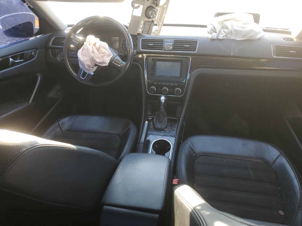 2015 Volkswagen Passat Sel VIN: 1VWCS7A35FC047909 Lot: 82879034