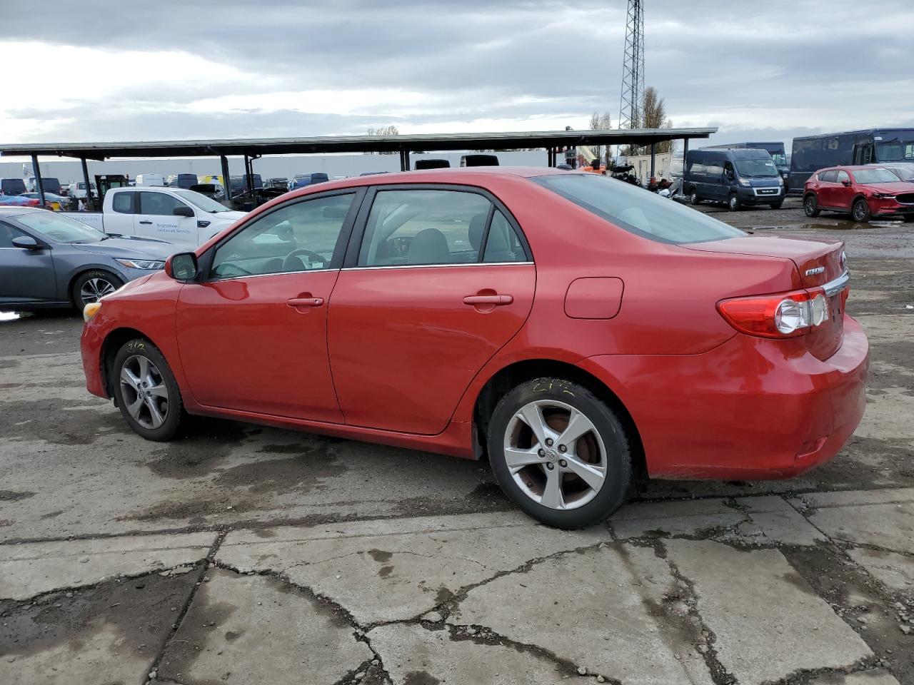 VIN 5YFBU4EEXDP139668 2013 TOYOTA COROLLA no.2