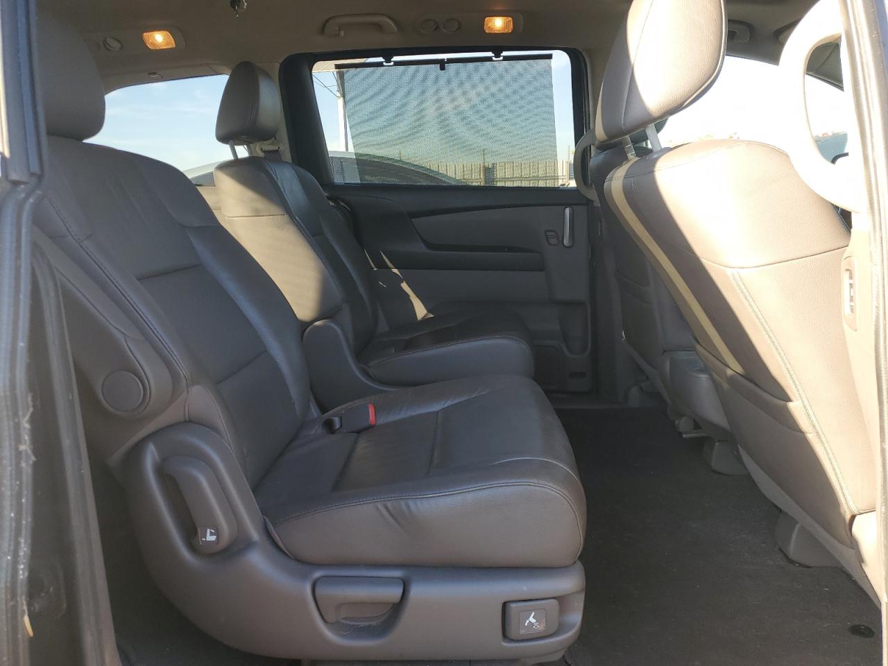 2011 Honda Odyssey - Image 11